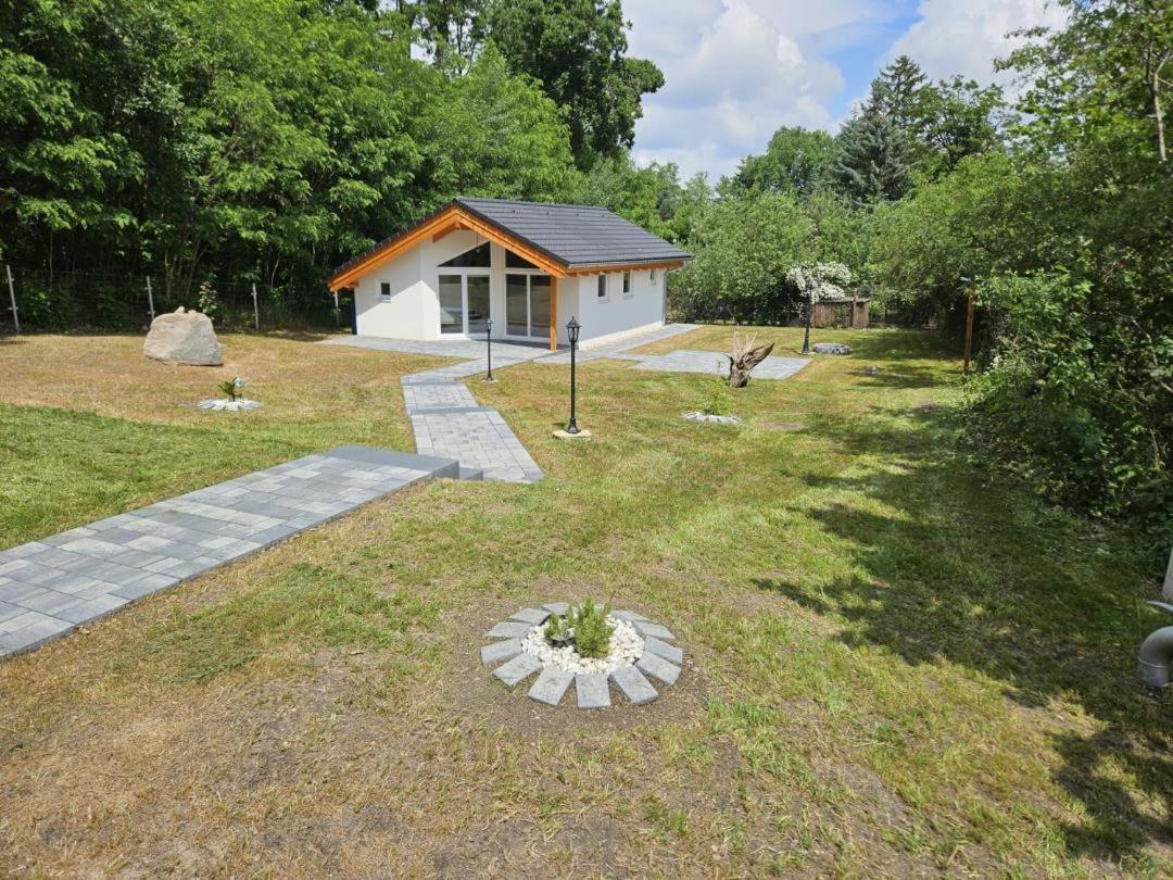 Neu! Ferienhaus Am See Protzel Exterior photo